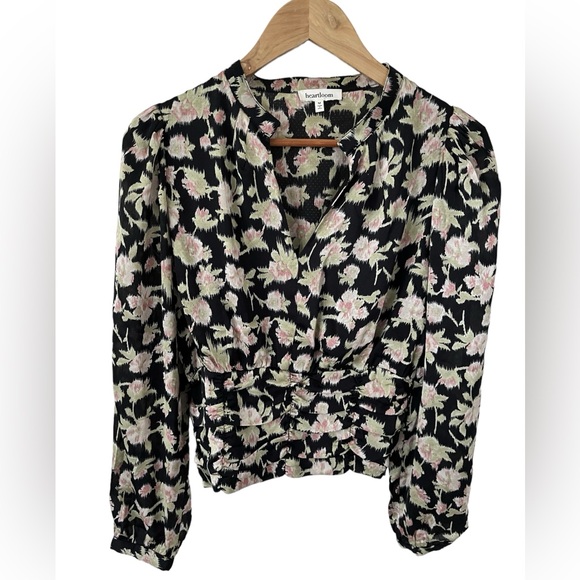 Heartloom Martine Top Size Medium in Black with Beautiful Pink Floral - Picture 3 of 16